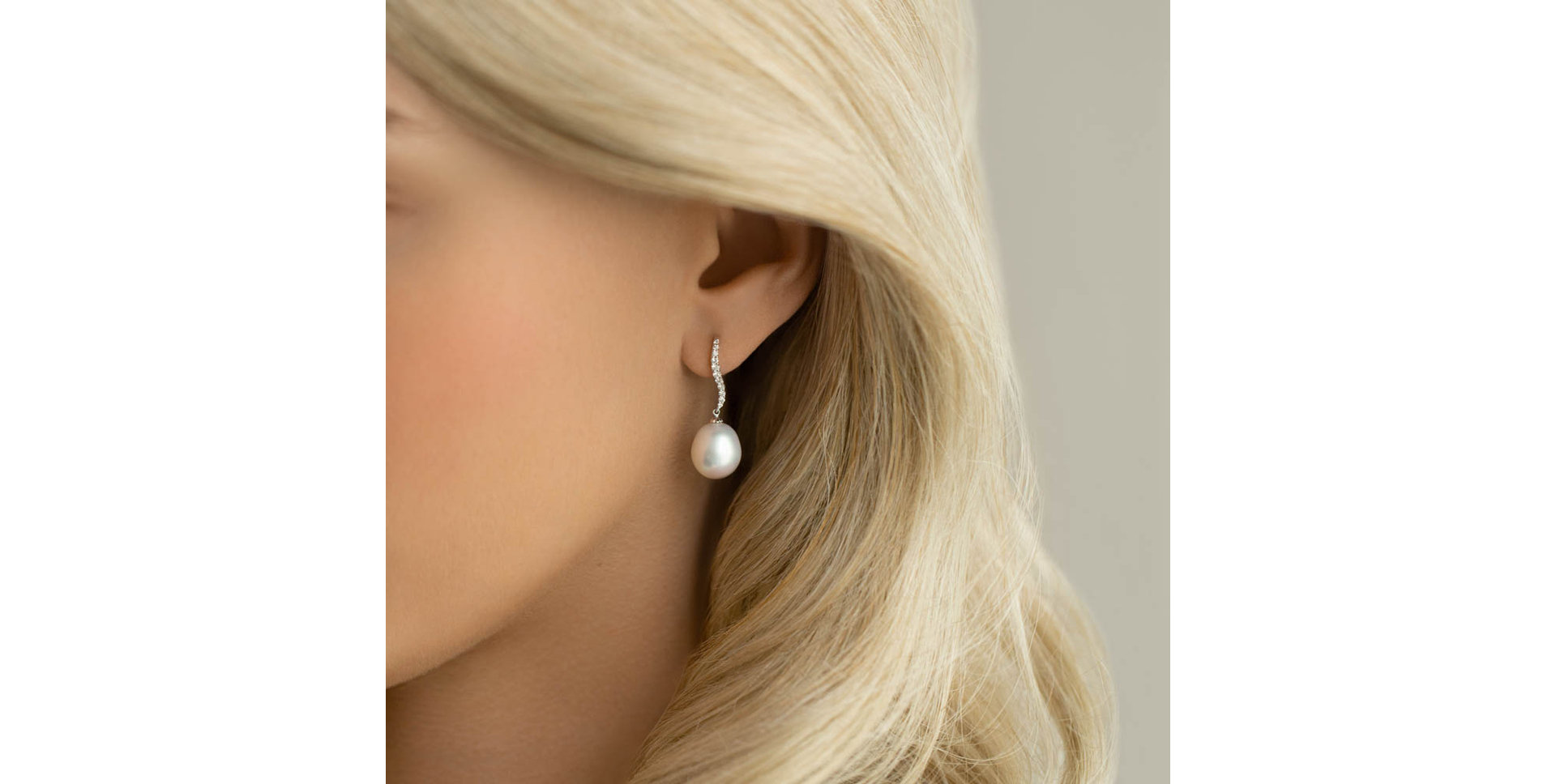 Diamond earrings with Pearl Undersea Sierra