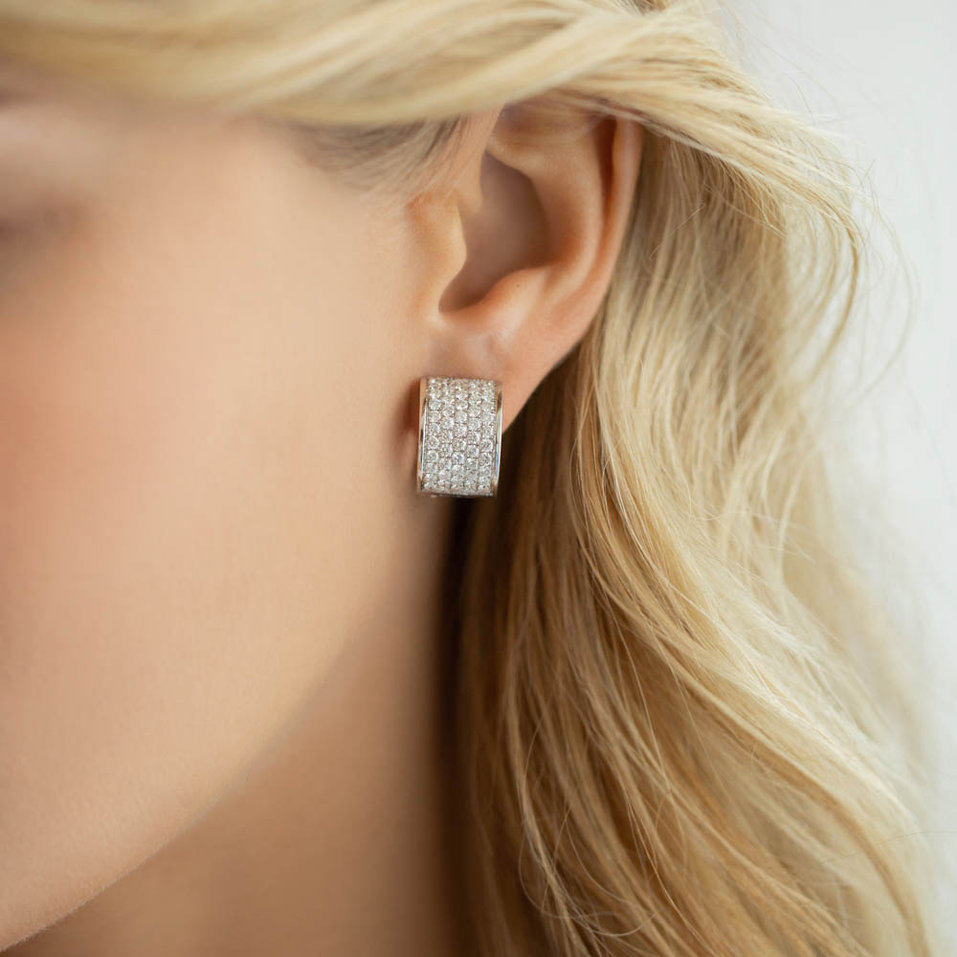 Diamond earrings Shanghai