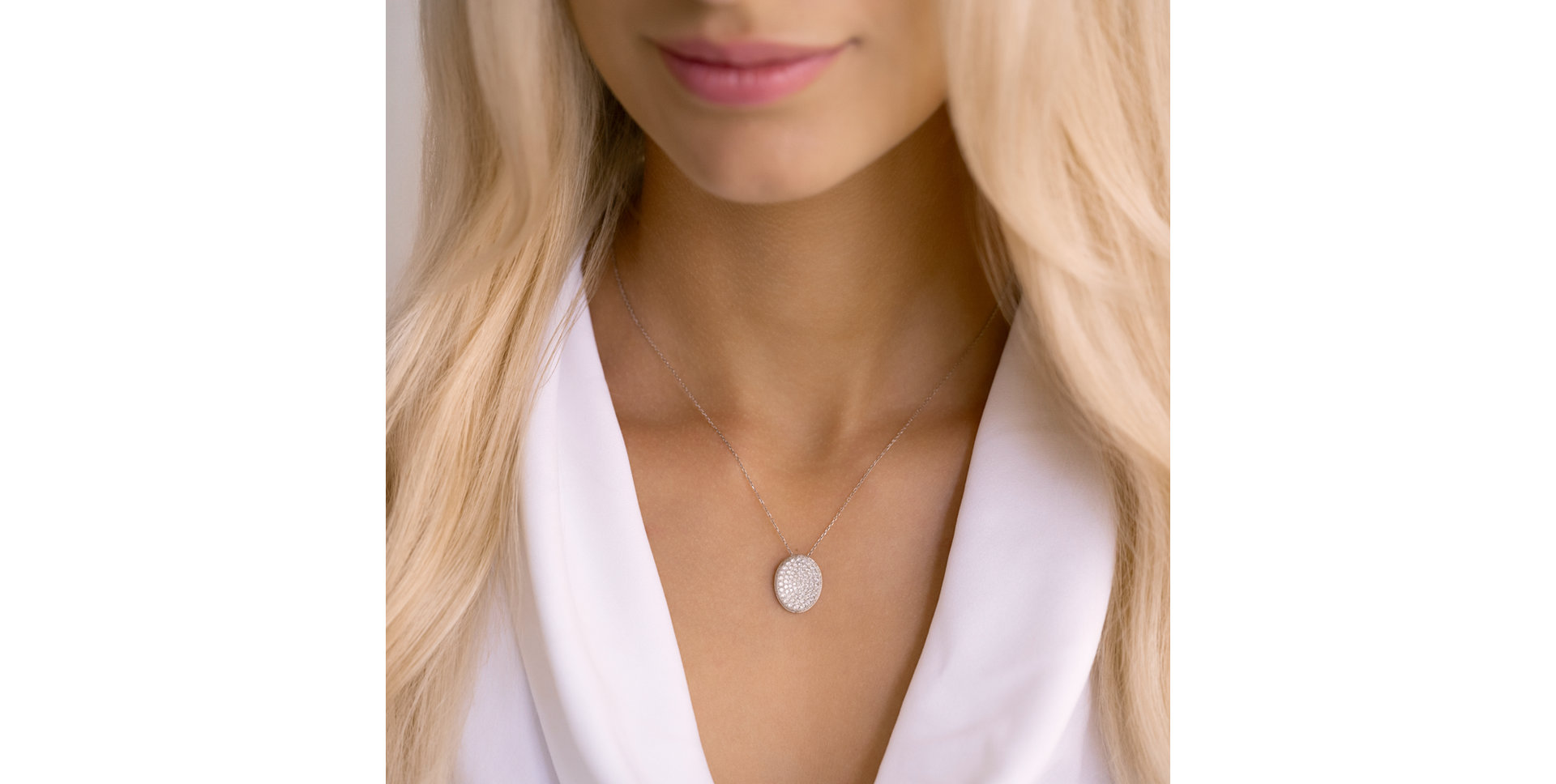 Diamond necklace Shakira