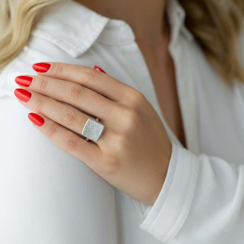 Diamond ring Cinderella