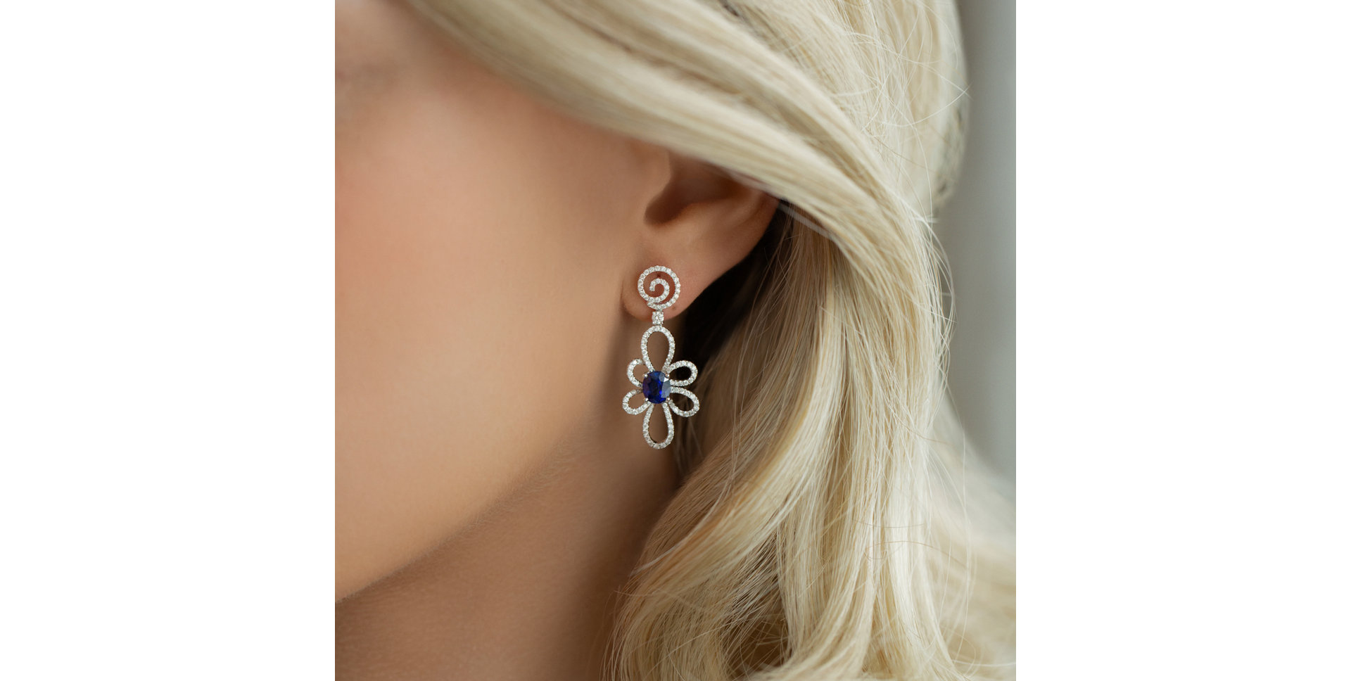 Diamond earrings with Sapphire Colette