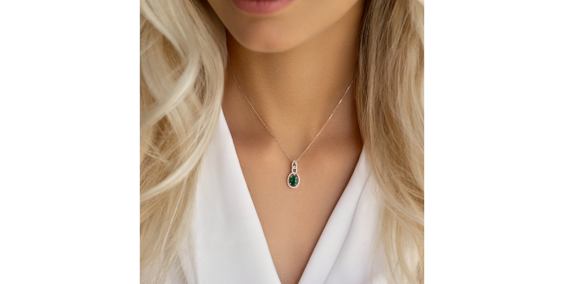 Diamond pendant with Emerald Jealousy