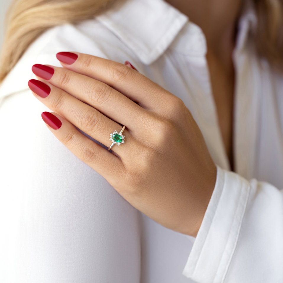 Diamond ring with Emerald Secret Glow