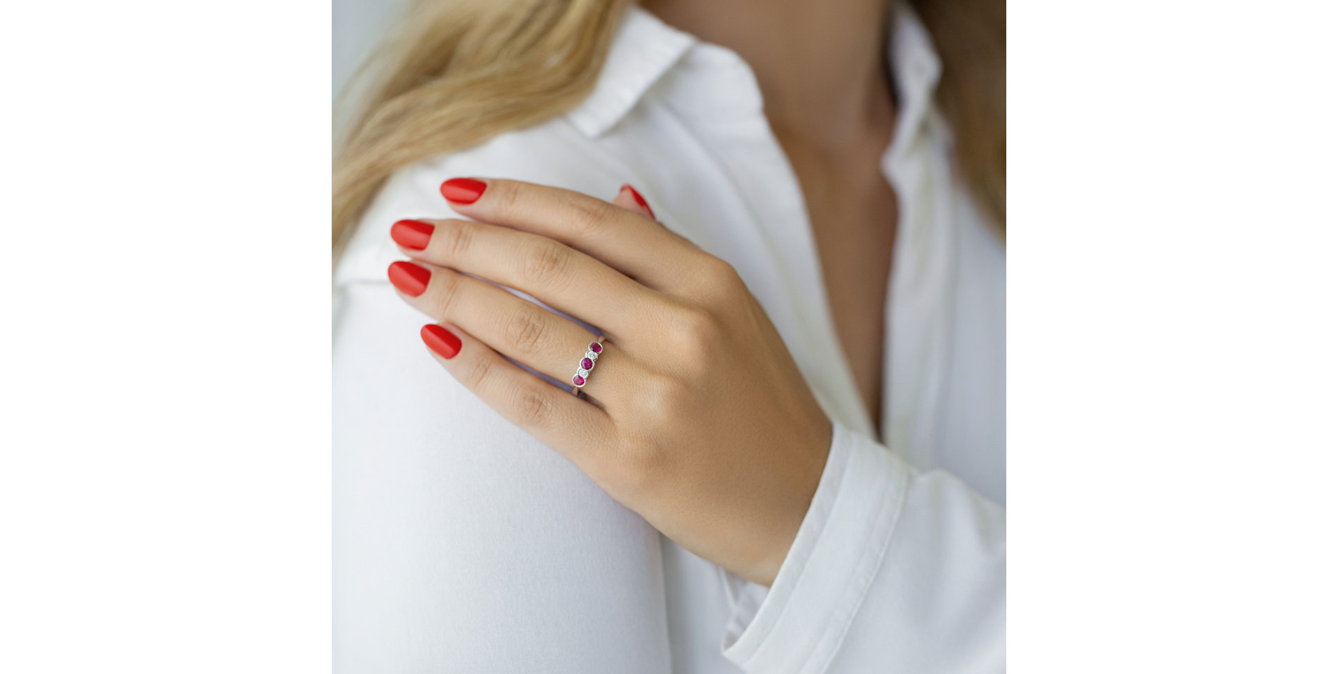 Diamond ring with Ruby Maximilien