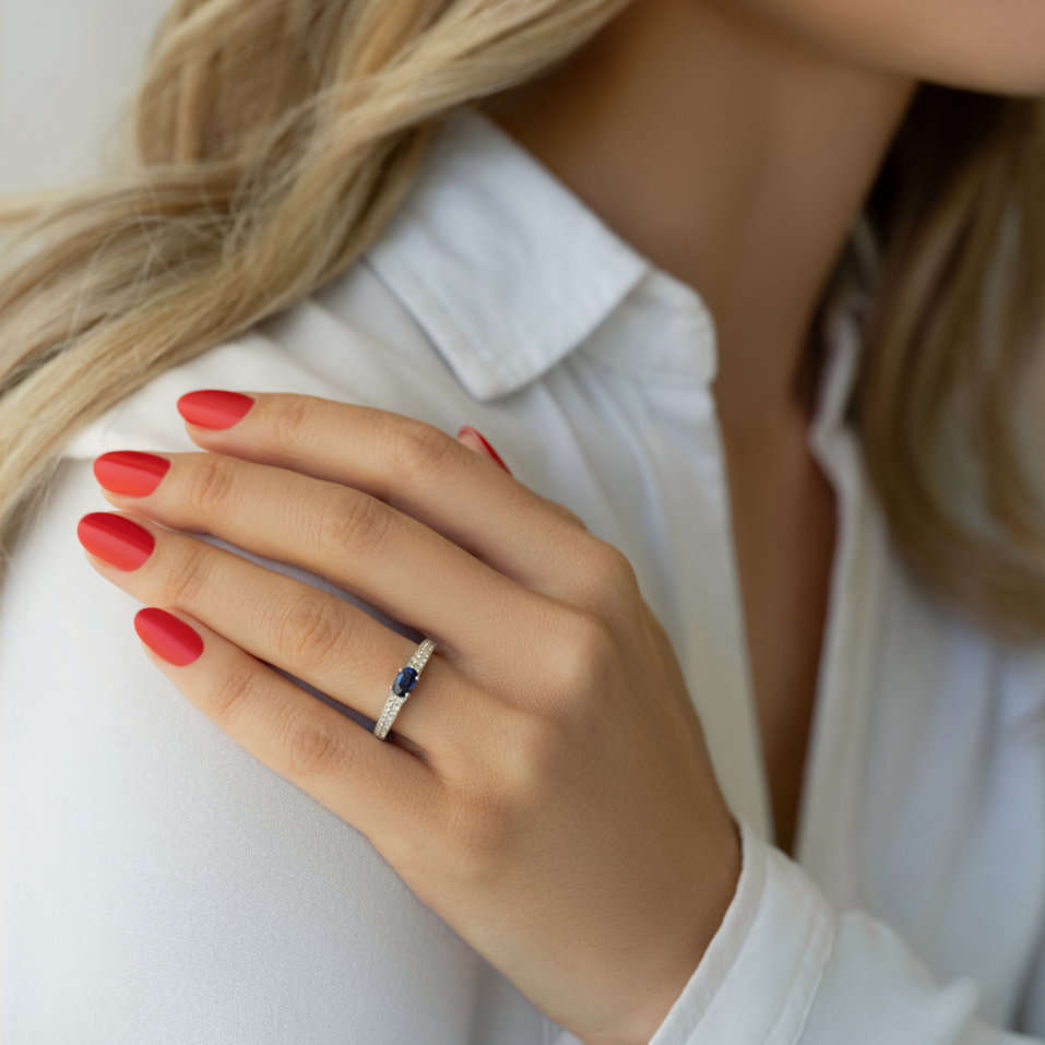 Diamond ring with Sapphire Fenris