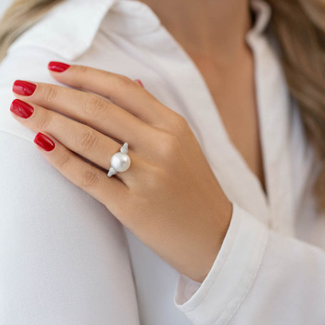 Diamond ring with Pearl Edge of Sea