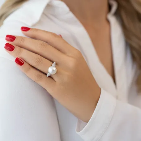 Diamond ring with Pearl Edge of Sea