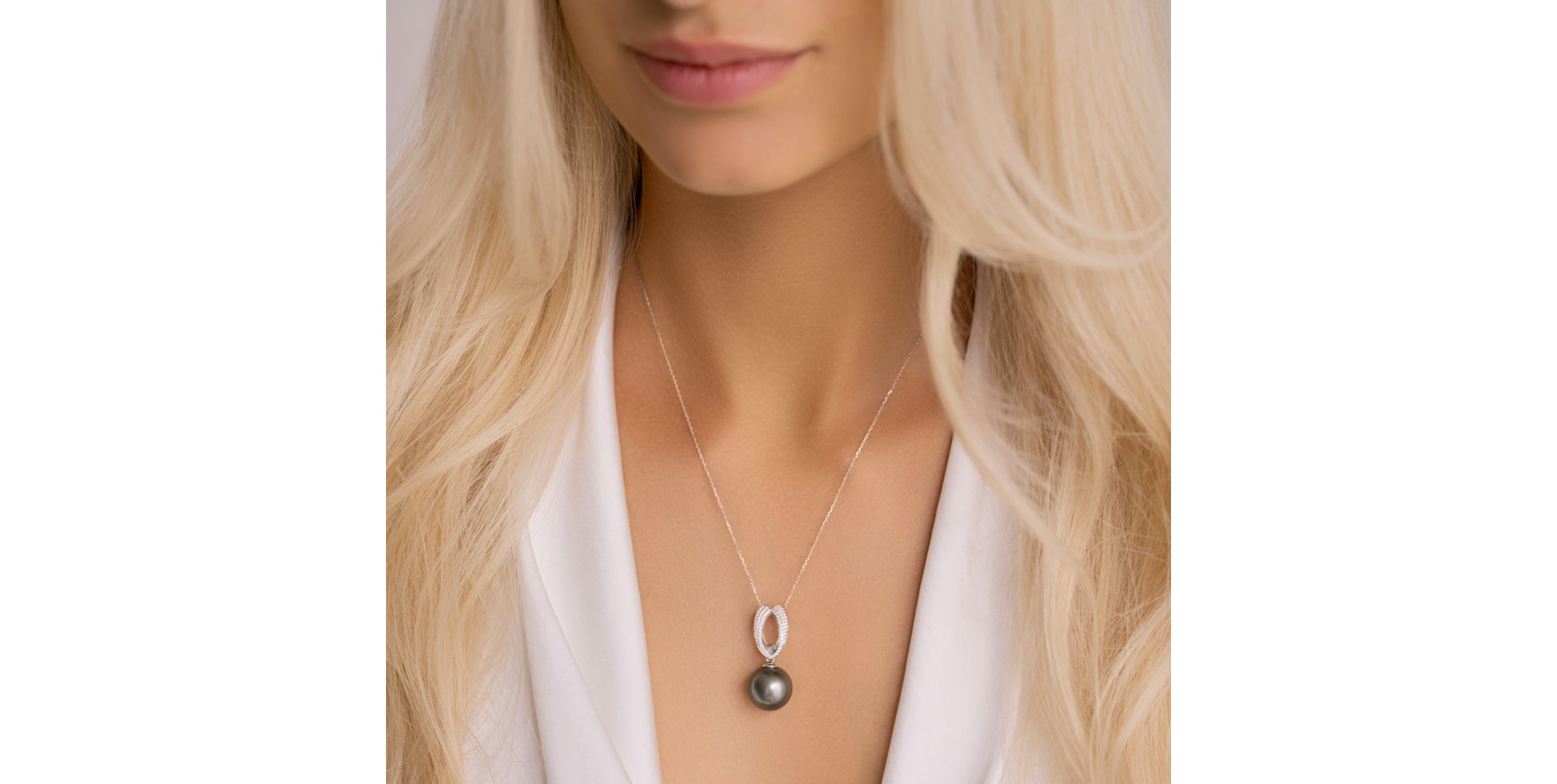 Diamond pendant with Pearl Epiméth