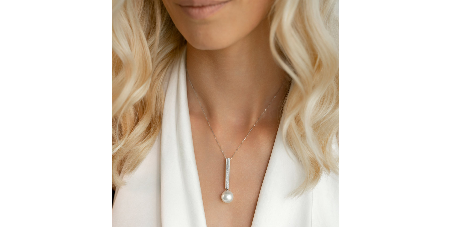 Diamond pendant with Pearl Sarabande
