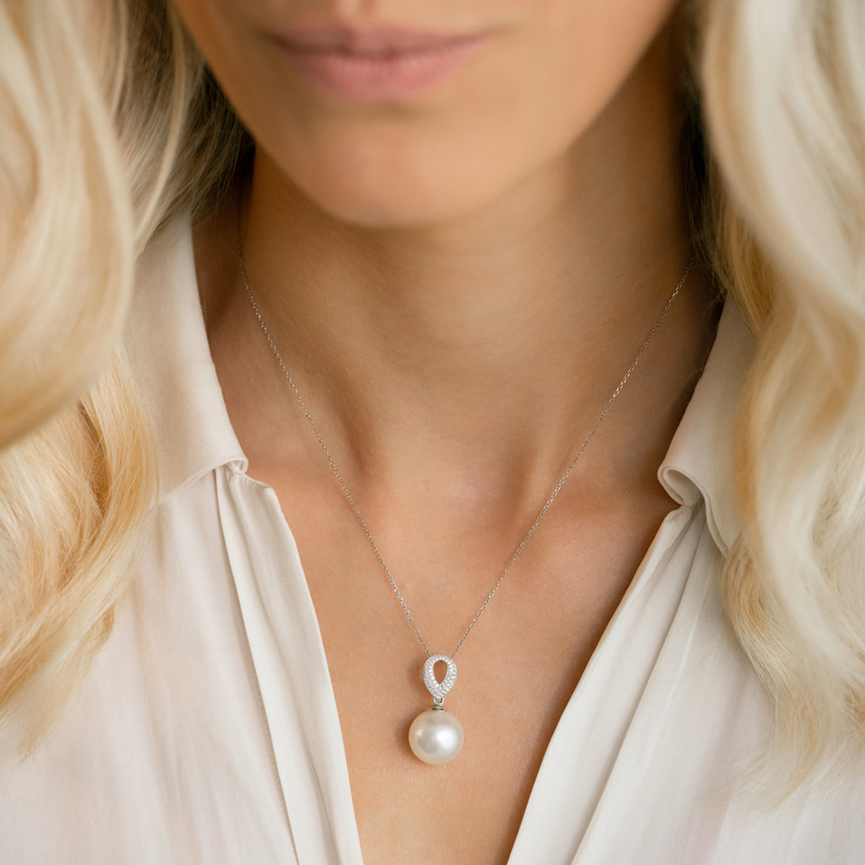 Diamond pendant with Pearl Great Truth