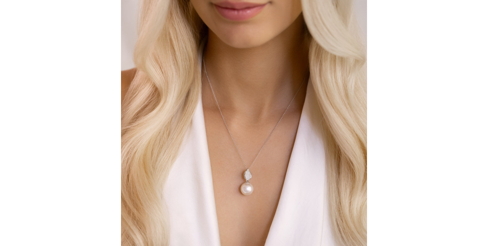 Diamond pendant with Pearl Eden Glory