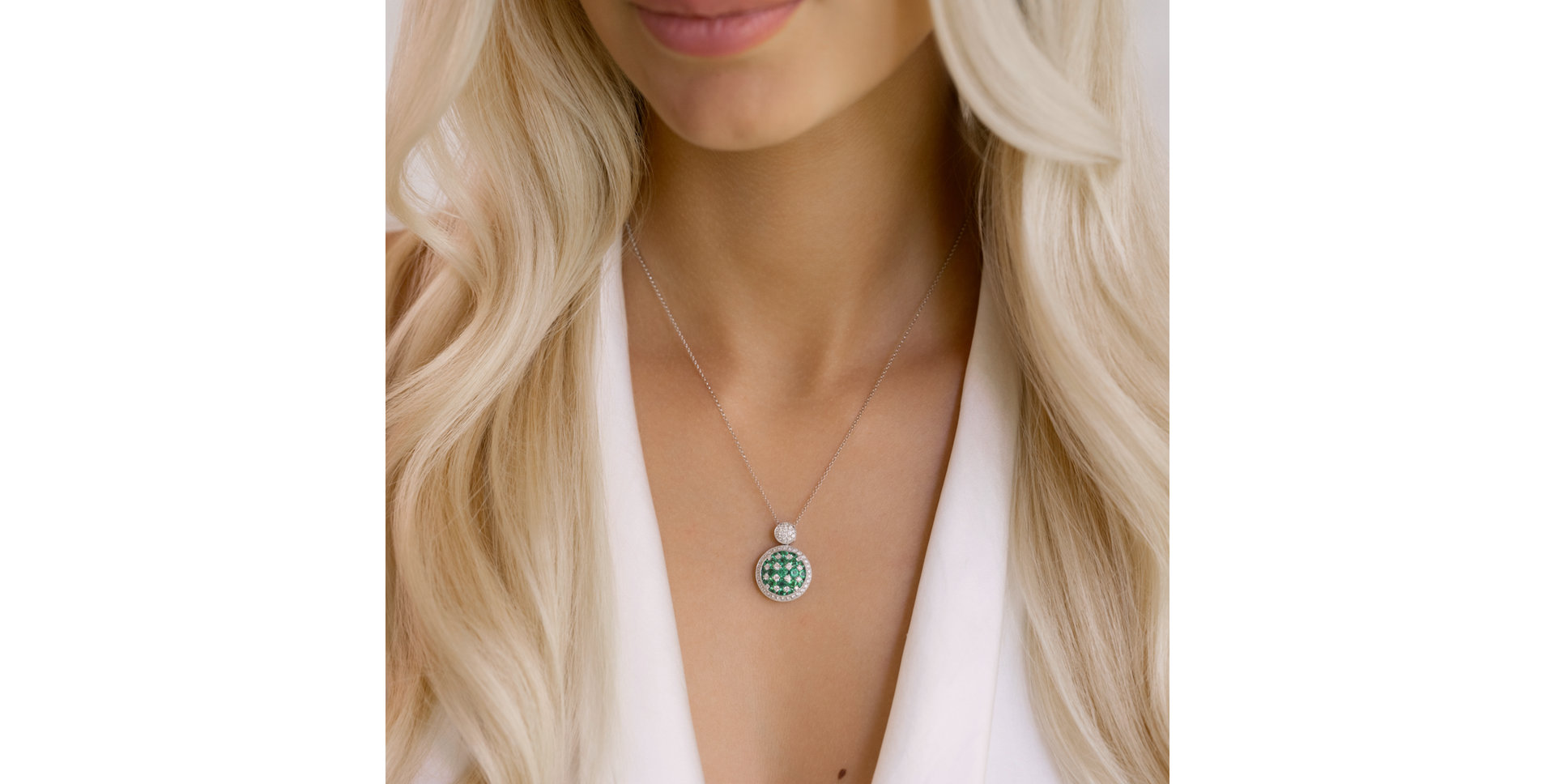 Diamond pendant with Emerald Broadway