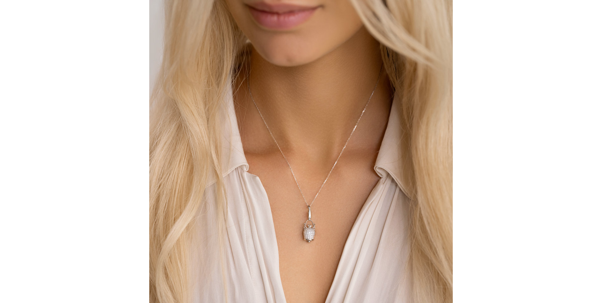 Diamond pendant Mercury