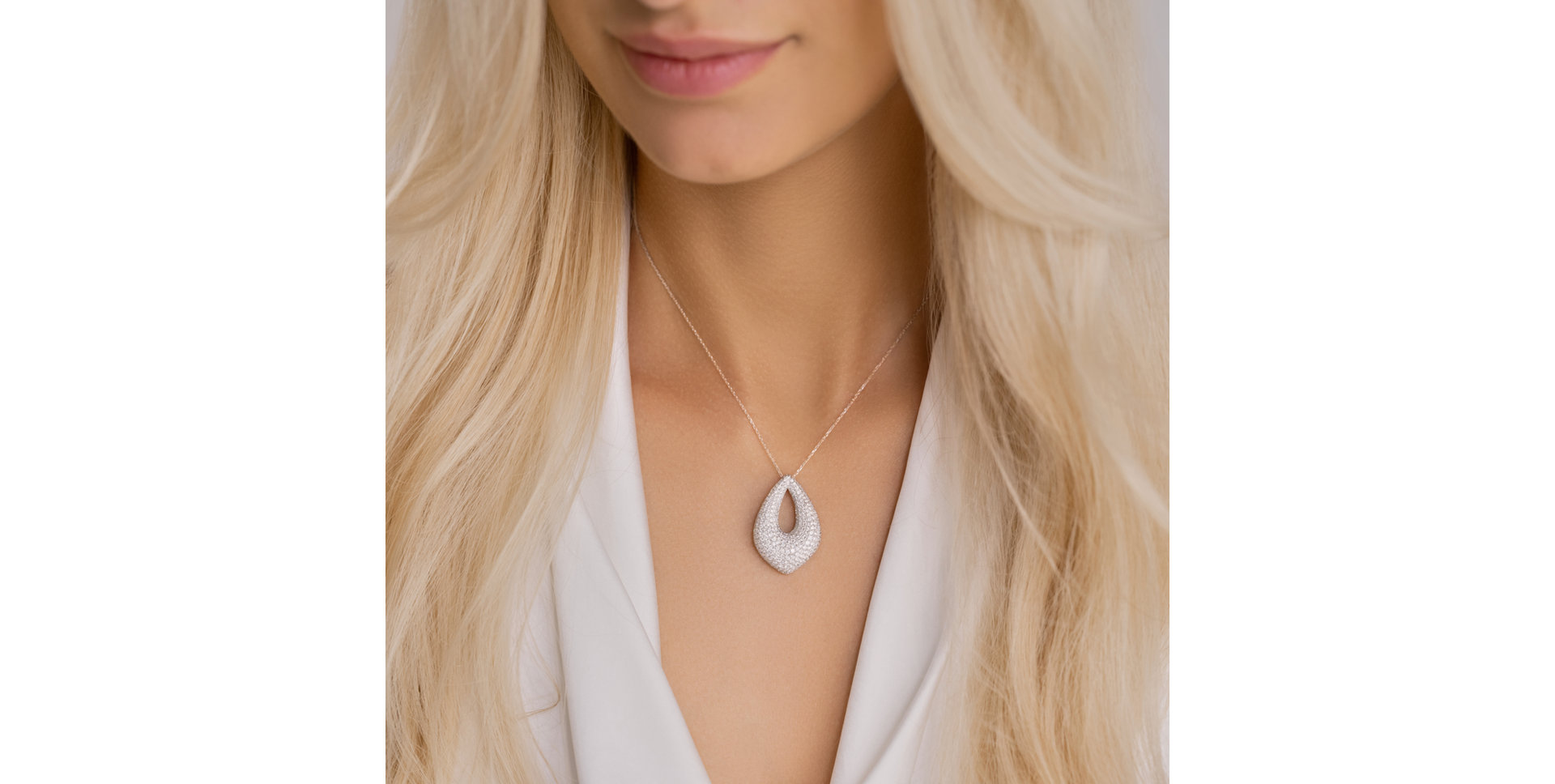 Diamond pendant Orient Poetry