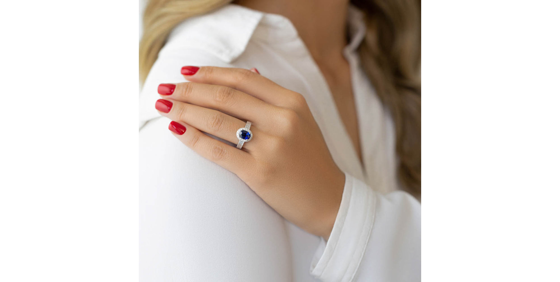 Diamond ring with Sapphire Exclusive women