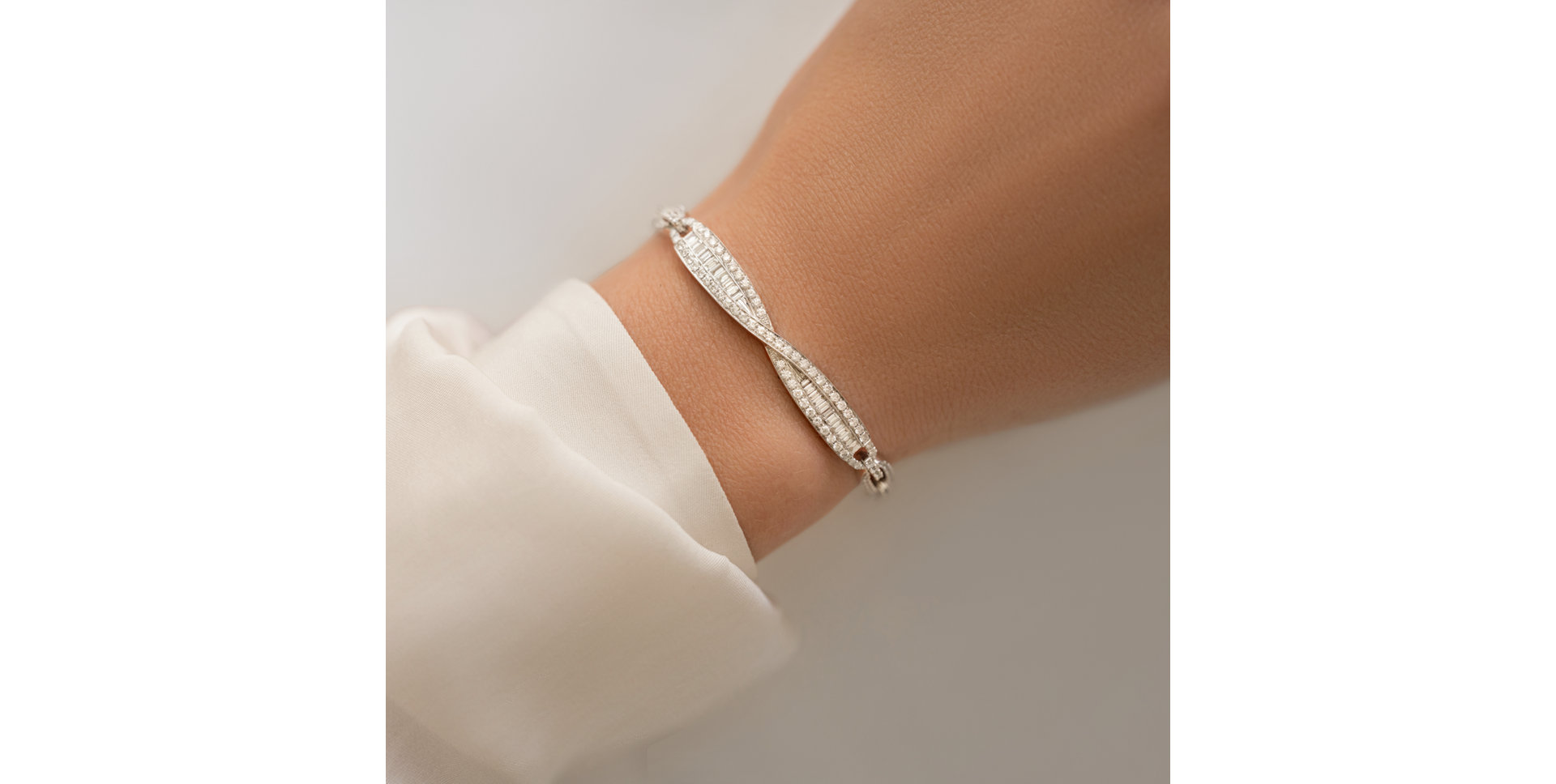 Bracelet with diamonds Infinite Euphoria