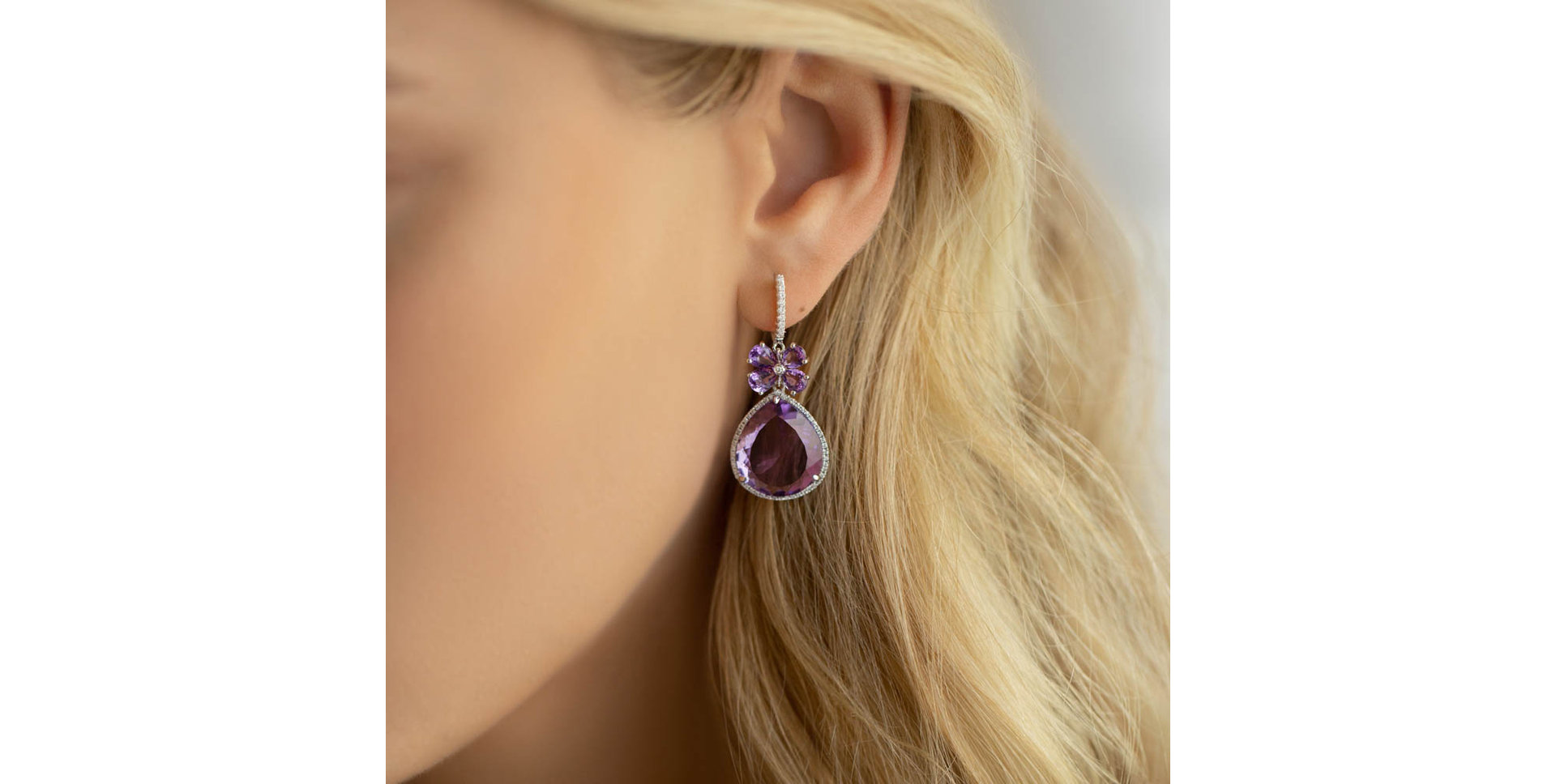 Diamond earrings with Topaz Freida