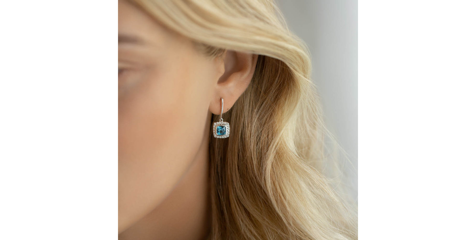 Diamond earrings with Topaz Morcant