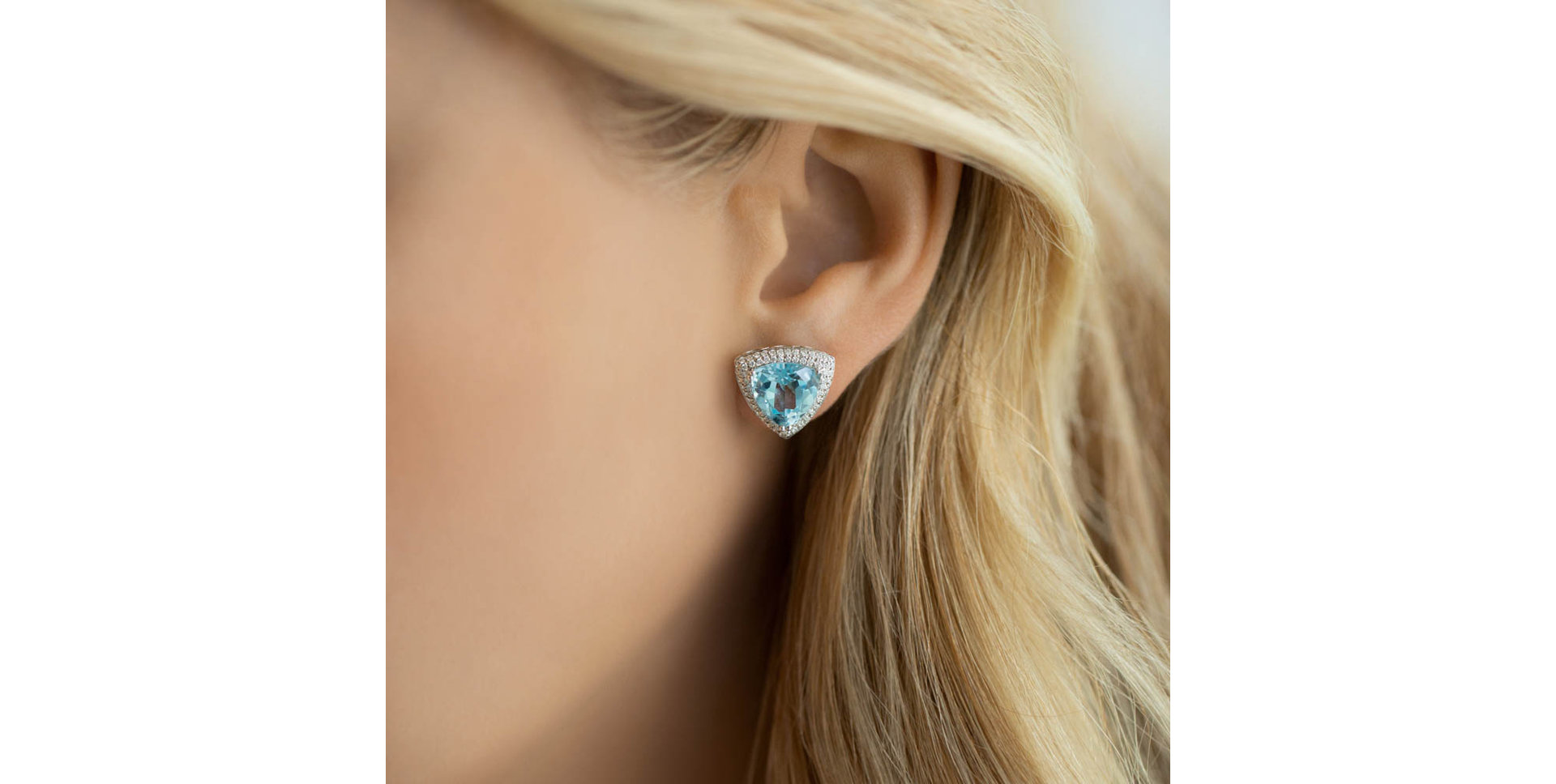 Diamond earrings with Topaz Circe