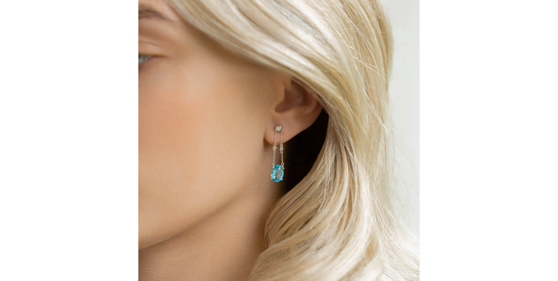 Diamond earrings with Topaz Teressa