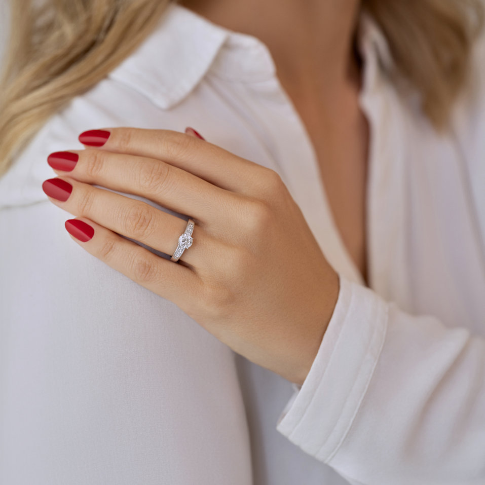 Diamond ring Elegant Sweep