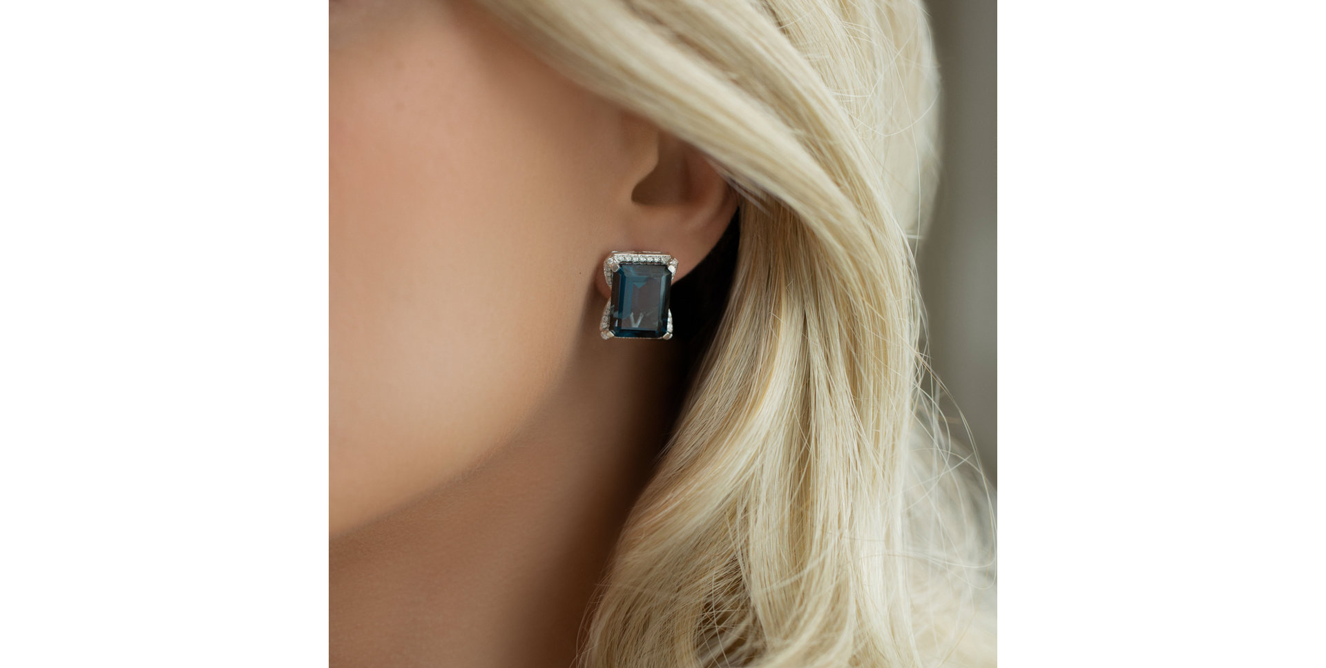 Diamond earrings with Topaz Blue Harmony