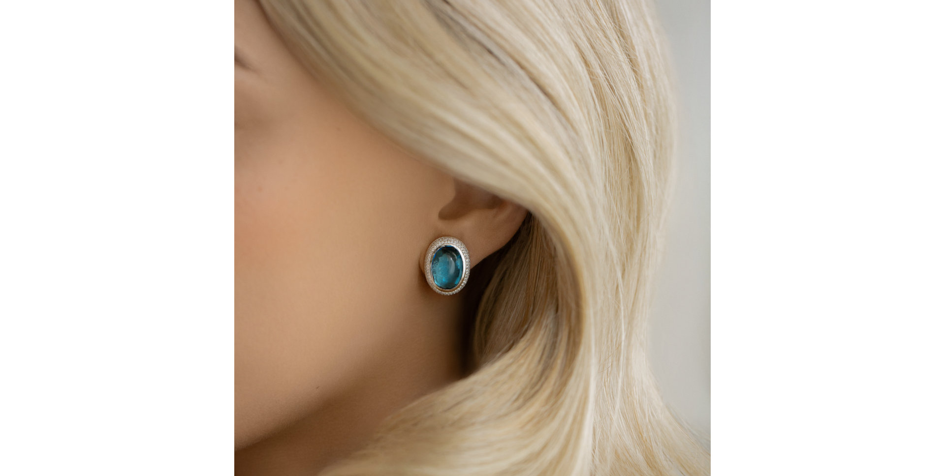 Diamond earrings with Topaz Lullabic Melody