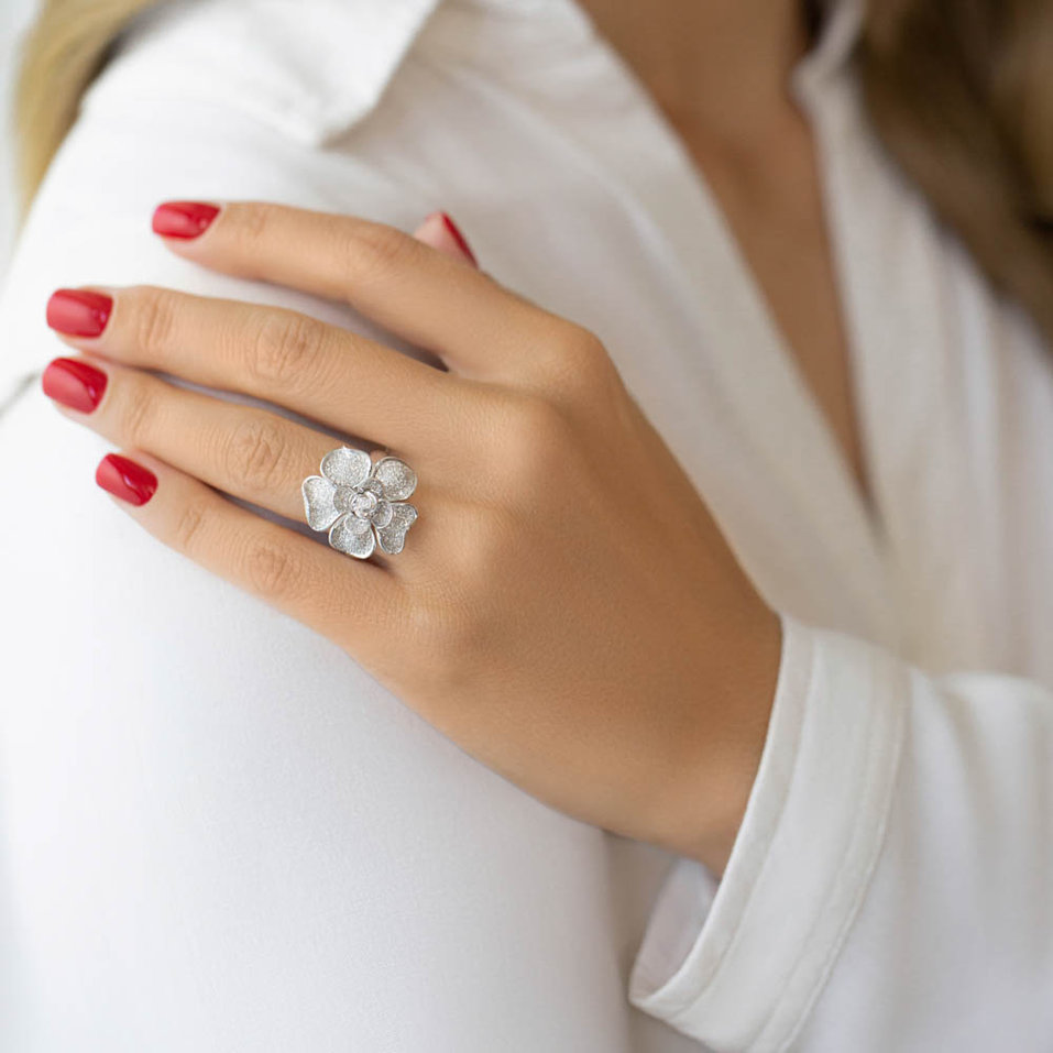 Diamond ring Amazone