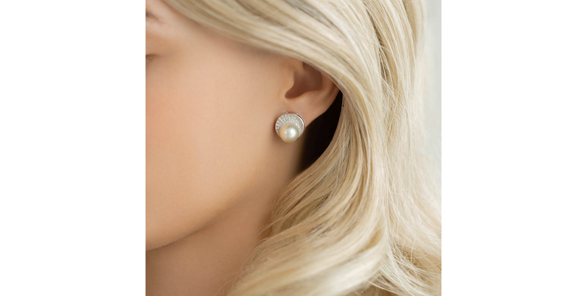 Diamond earrings with Pearl Analeigh