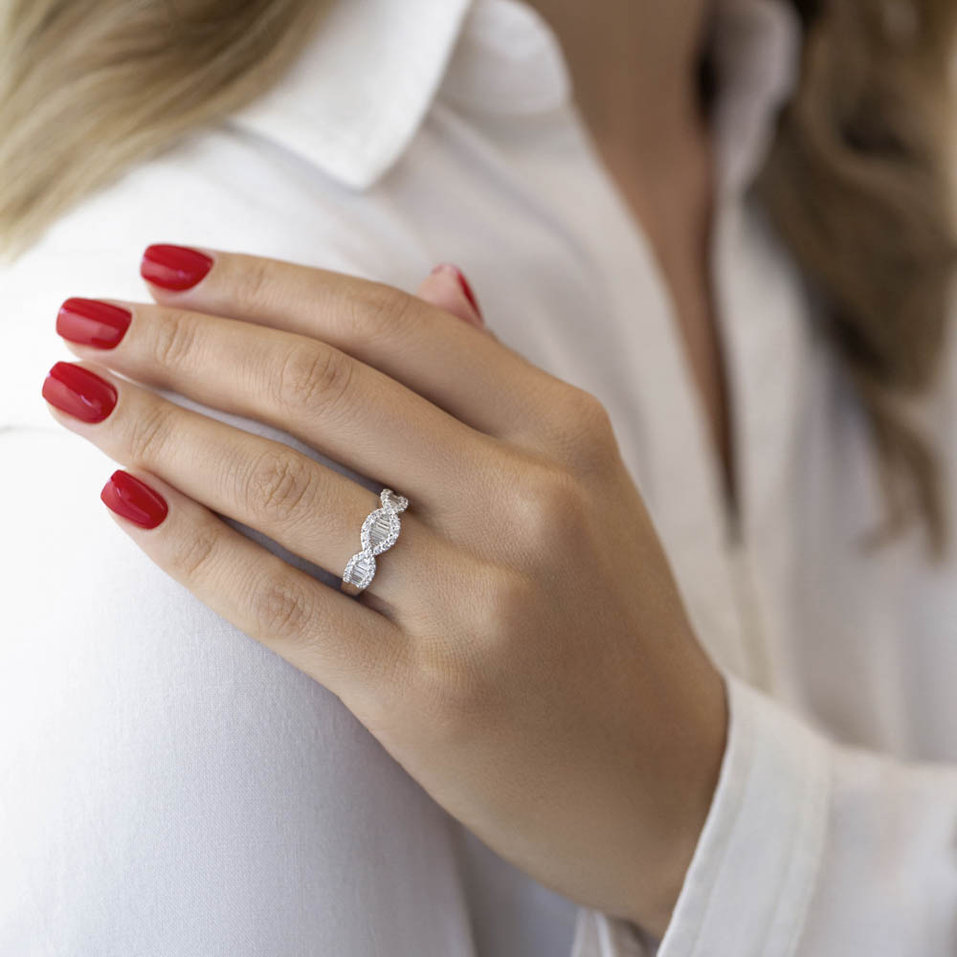 Diamond ring Infinity Spiral