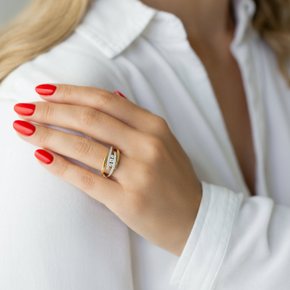 Diamond ring Capture Attention