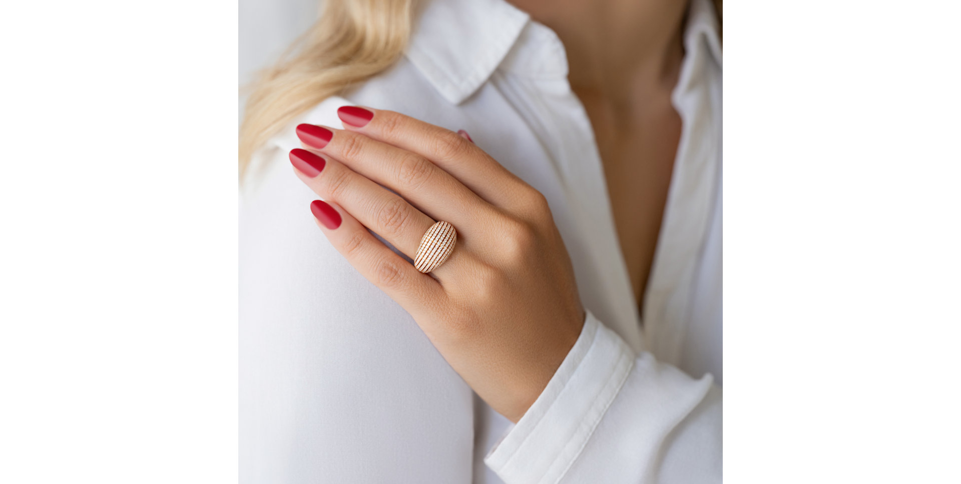 Diamond ring Lila