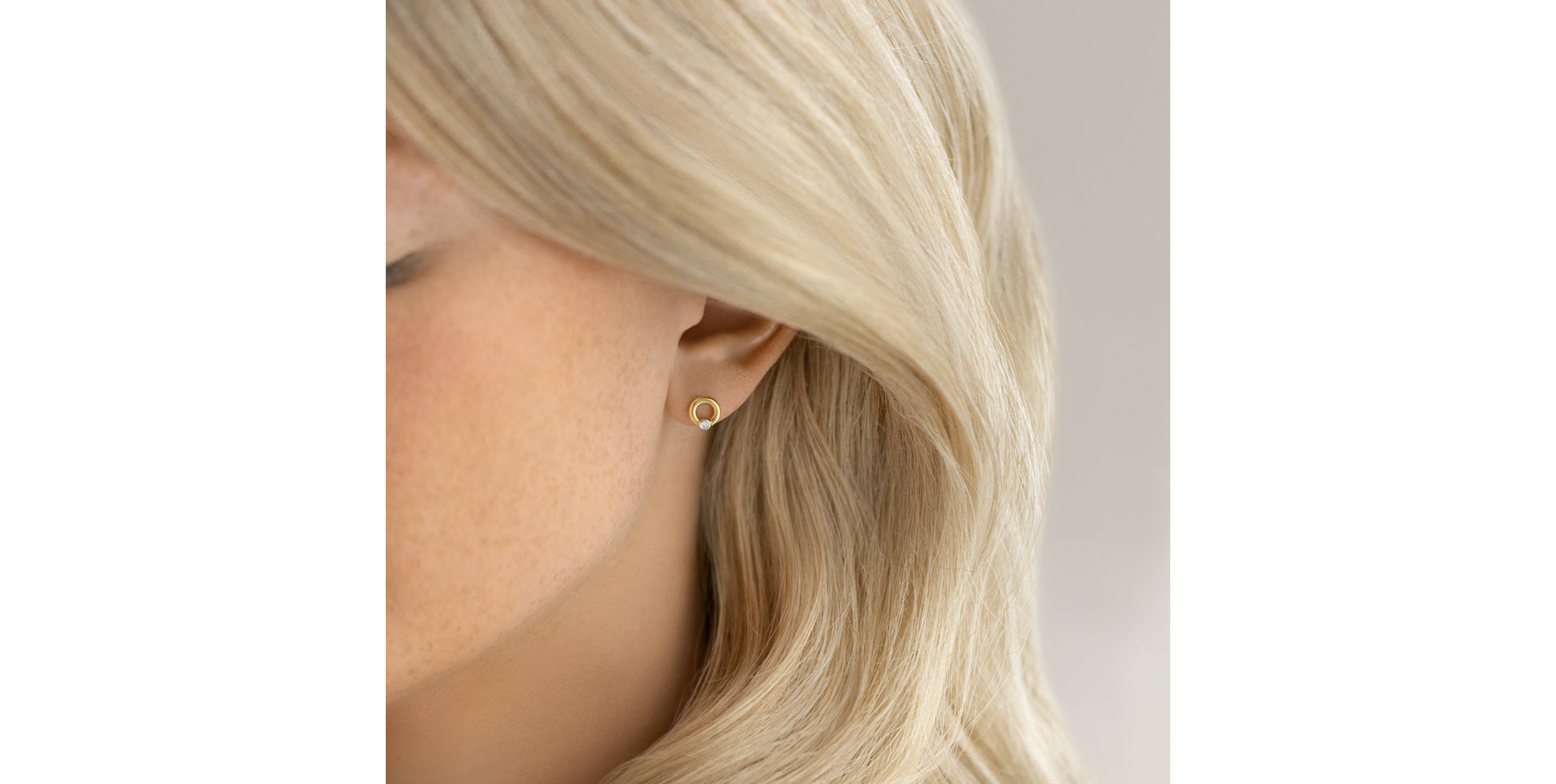 Diamond earrings Classic Radiance