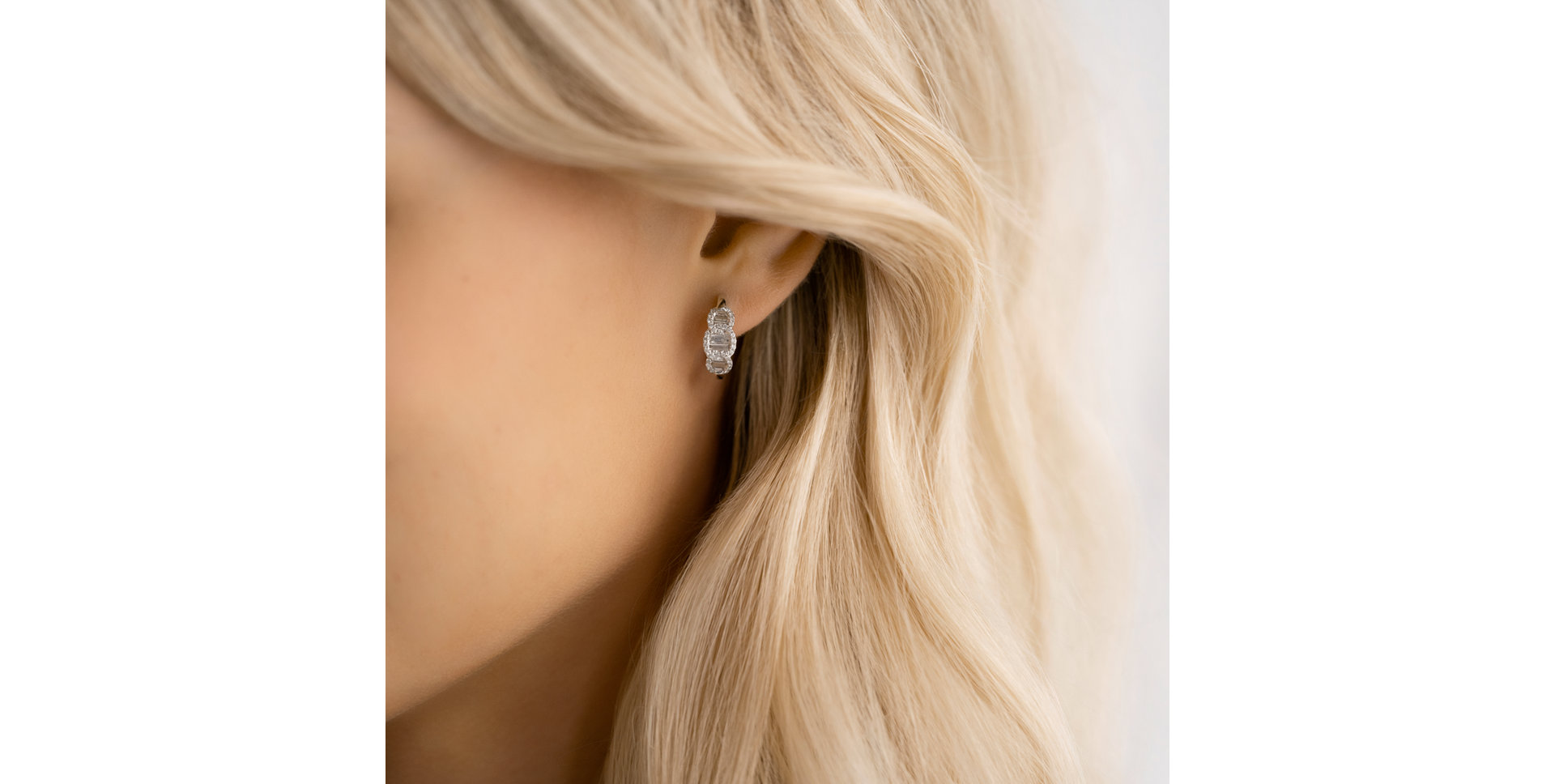 Diamond earrings Bourne