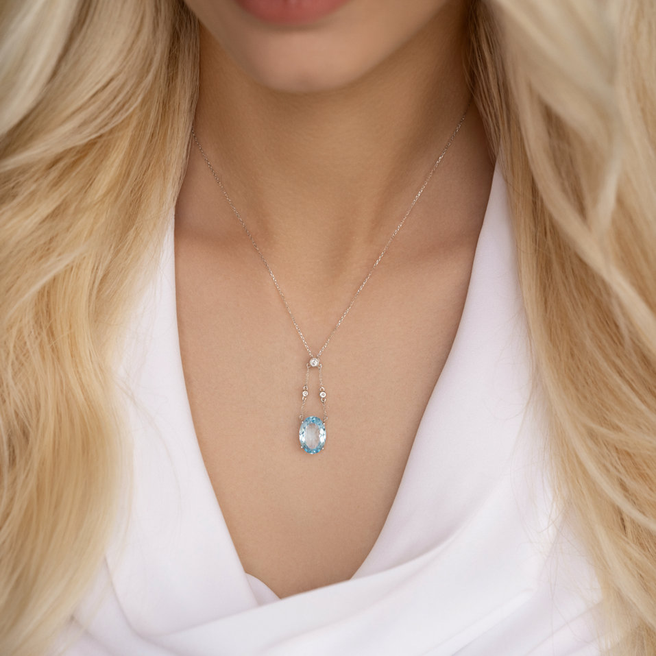 Diamond pendant with Topaz Koridon