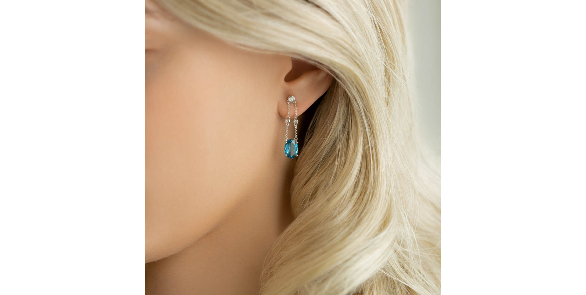 Diamond earrings with Topaz Teressa