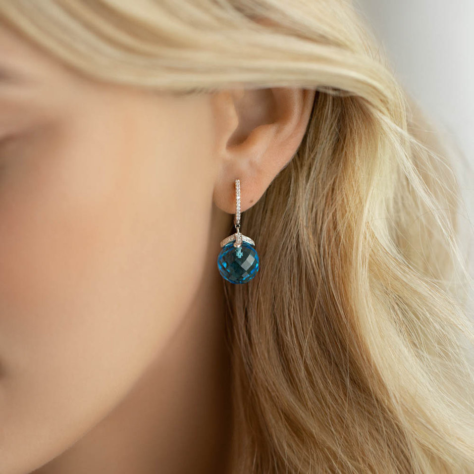 Diamond earrings with Topaz Vereesa