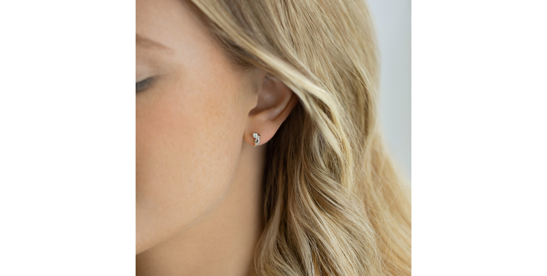 Diamond earrings Void