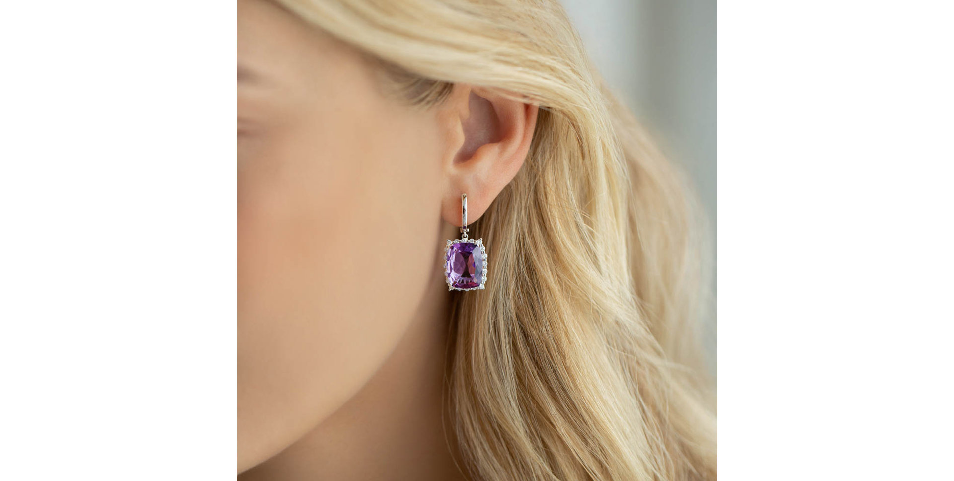 Diamond earrings with Quartz Hawthorn