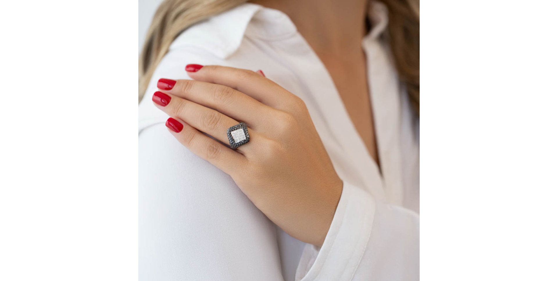 Ring with black and white diamonds Jamie Leigh