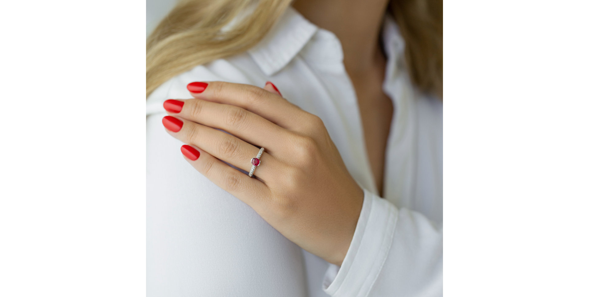 Diamond ring with Ruby Louise
