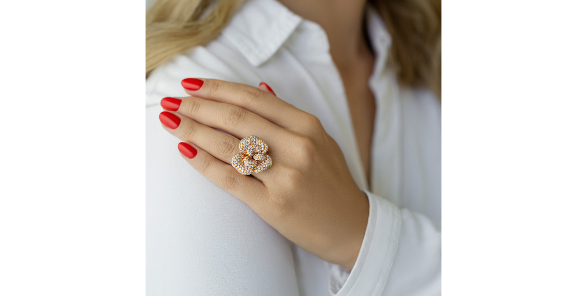 Diamond ring Moon Orchid