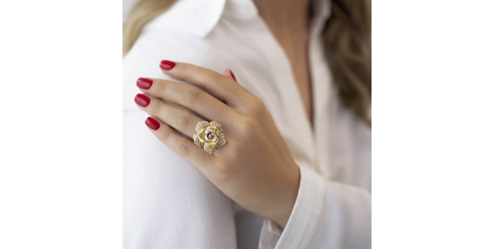 Ring with white and brown diamonds Aristocrat Rose