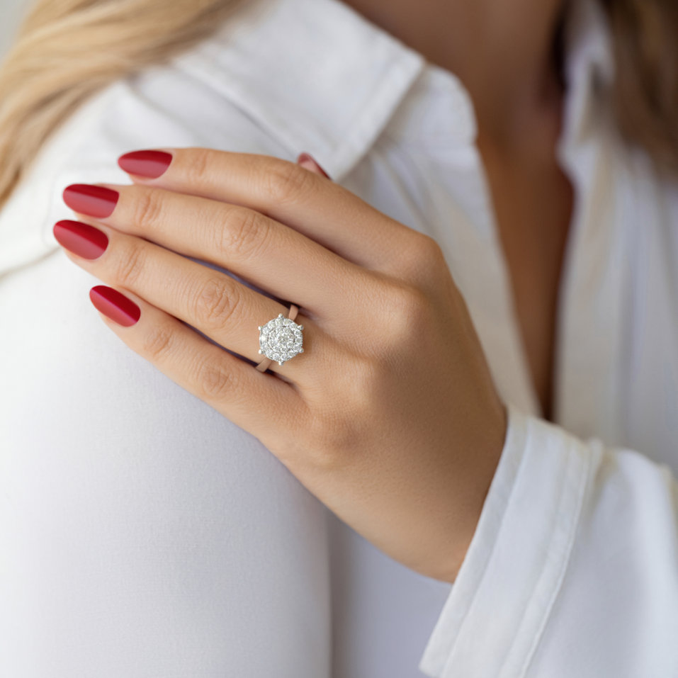 Diamond ring Neveah