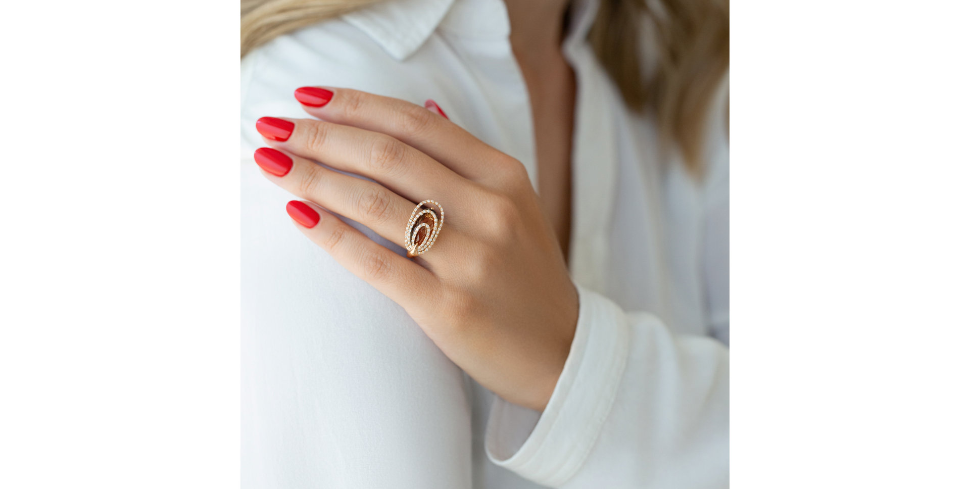 Diamond ring with Quartz Yesenia