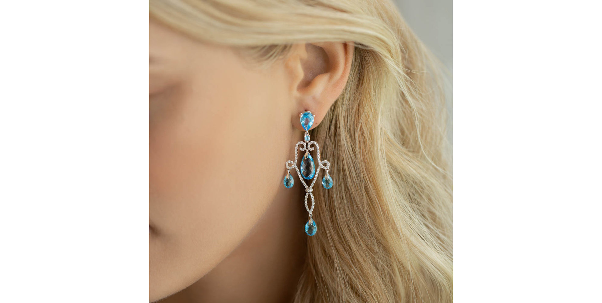 Diamond earrings with Topaz Keleseth