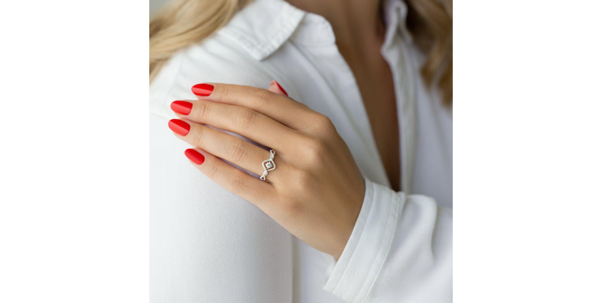 Diamond ring Silence of Luxury