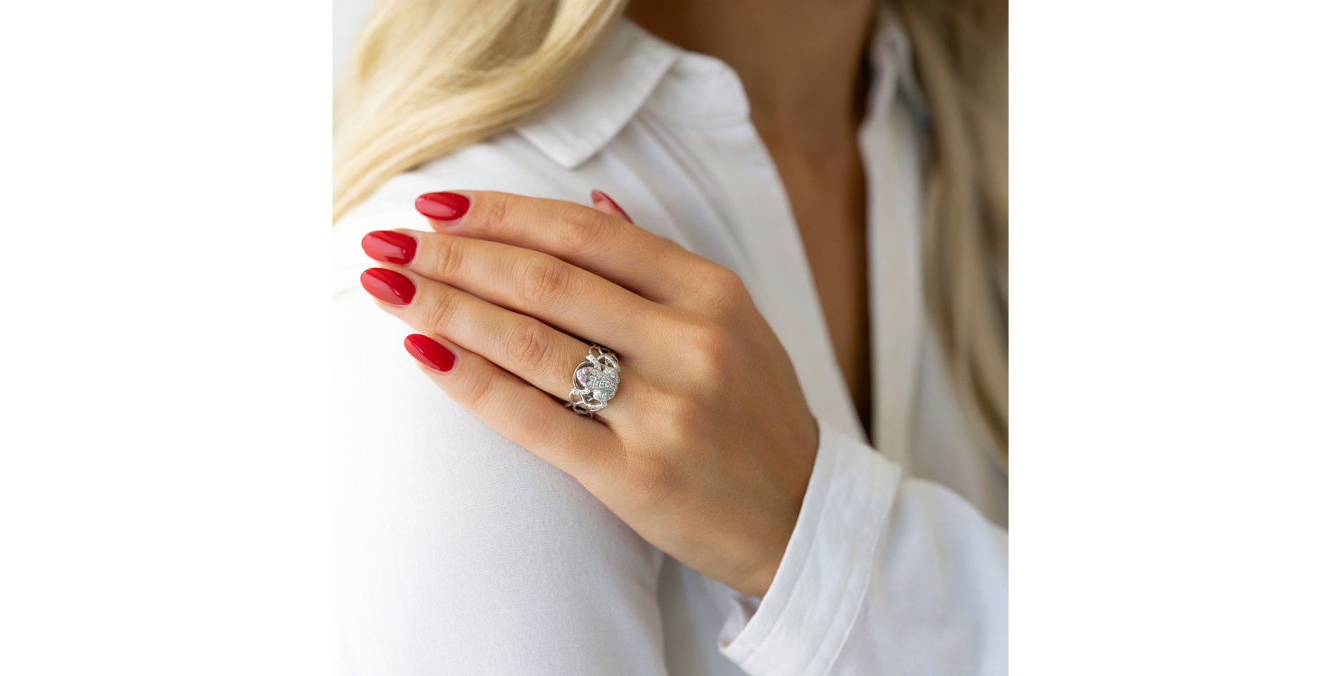 Diamond ring with Sapphire Frog Poetry