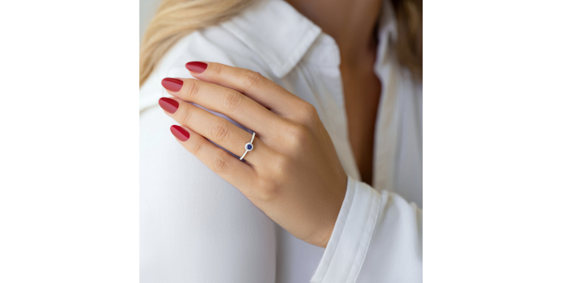 Diamond ring with Sapphire Briliance Dedication