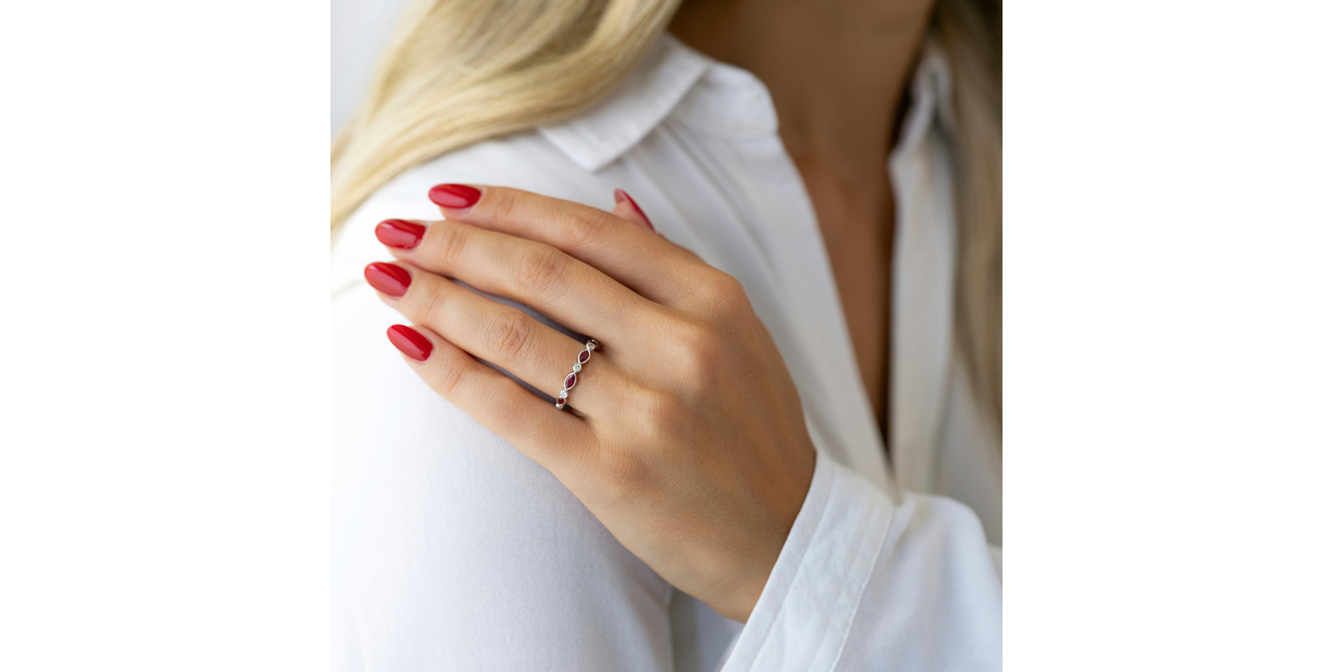 Diamond ring with Ruby Harold